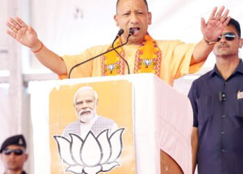 फिल्म सिटी का केंद्र बनेगा आजमगढ़, निकलेंगे ढेरों निरहुआ और आम्रपाली दुबे: योगी