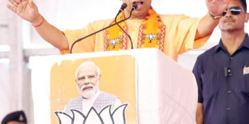 फिल्म सिटी का केंद्र बनेगा आजमगढ़, निकलेंगे ढेरों निरहुआ और आम्रपाली दुबे: योगी