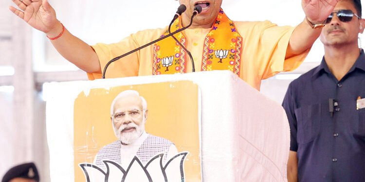 फिल्म सिटी का केंद्र बनेगा आजमगढ़, निकलेंगे ढेरों निरहुआ और आम्रपाली दुबे: योगी