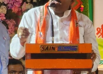 Ballia: सम्मेलन के जरिए व्यापारियों को साधने में जुटी भाजपा