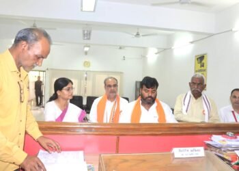 डॉ संजय निषाद के पुत्र के नामांकन में सहयोगी दलों ने दिखाई एकता