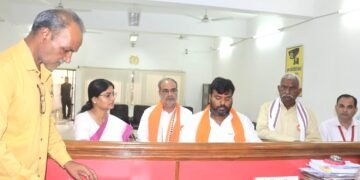 डॉ संजय निषाद के पुत्र के नामांकन में सहयोगी दलों ने दिखाई एकता