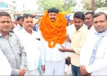 सलेमपुर से बसपा प्रत्याशी भीम राजभर ने किया नामांकन