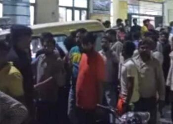 Ballia: टीडी कॉलेज के पूर्व छात्र संघ अध्यक्ष को मारी गोली, वराणसी रेफर