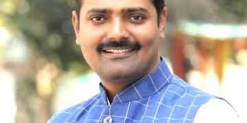 यूपी में बढ़ रहे अधिकारी बनाम बीजेपी नेताओं के बीच विवाद