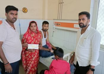 Ballia: ‘गरीब मरीज के इलाज के लिए आगे आई ‘मदद’ संस्था