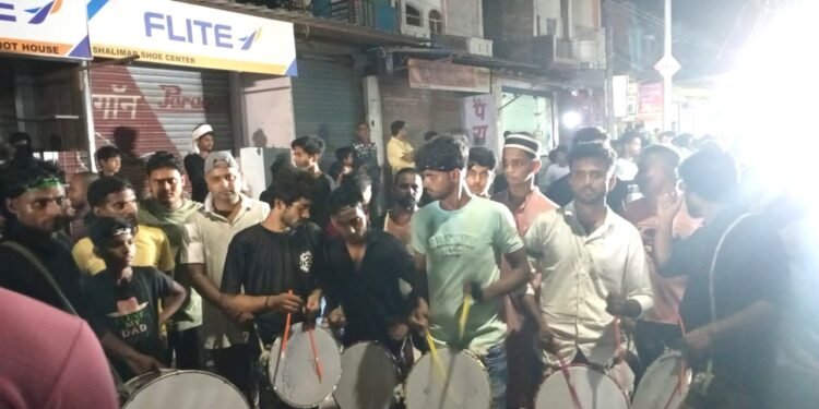 बेल्थरा रोड: मुहर्रम जुलूस में हिन्दू मुस्लिम एकता की झलक दिखी