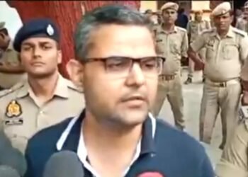बलिया में यूपी- बिहार सीमा एडीजी वाराणसी व डीआईजी का छापा, 9 पुलिसकर्मी सस्पेंड