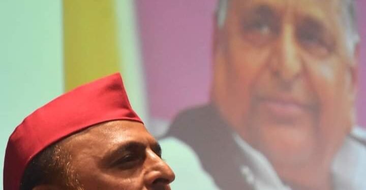 अखिलेश यादव बोले- मौर्यजी दिल्ली वाई-फाई का पासवर्ड