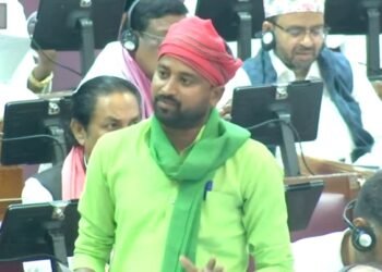 कृषि मंत्री से भिड़े सपा विधायक अनिल प्रधान, जमकर हुआ हंगामा