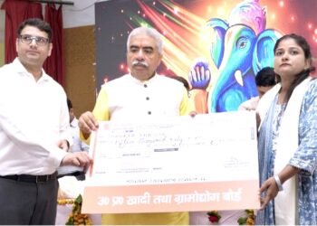 शिल्पकारों को मिले निःशुल्क टूल किट, चेहरे पर आई खुशी