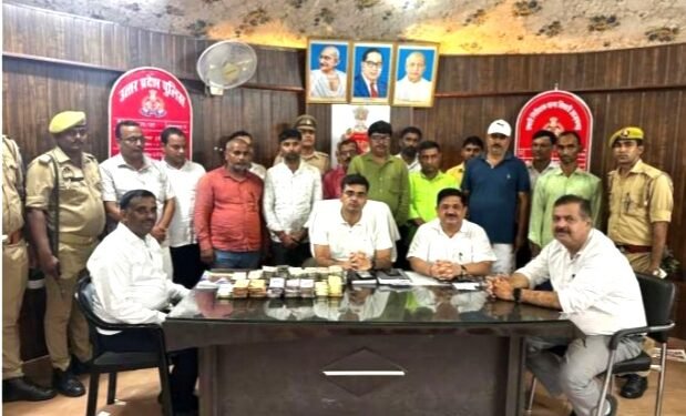 आजमगढ़ में नकल माफिया के खिलाफ बड़ी कार्रवाई, 12 गिरफ्तार