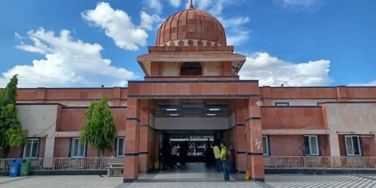 अमृत भारत स्टेशन योजना के 40.47 करोड़ की लागत से विकसित हो रहा है बलिया रेलवे स्टेशन