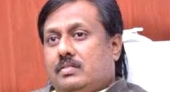 बहनोई अनुजेश यादव का पलटवार- सपा सिर्फ परिवारवादी पार्टी