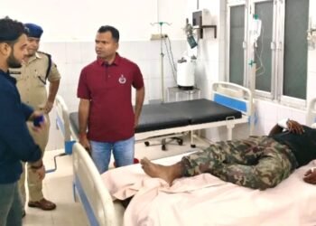 जवानों से भरी बिहार पुलिस की बस बलिया में दुर्घटनाग्रस्त