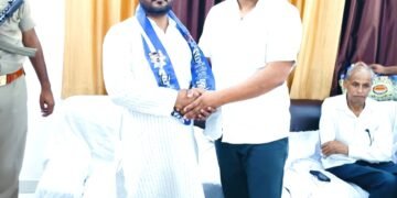 सामाजिक न्याय का ‘युवा योद्धा’ डॉ.अनूप पटेल ने थामा चंद्रशेखर आजाद का हाथ