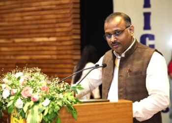 वाईके गुप्ता सहित तीन को फार्मा रत्न, डॉ निखिल सचान को डिस्टिंगिस एकेडमिशियन ऑफ द ईयर सम्मान