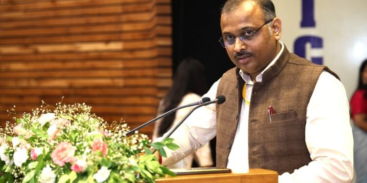 वाईके गुप्ता सहित तीन को फार्मा रत्न, डॉ निखिल सचान को डिस्टिंगिस एकेडमिशियन ऑफ द ईयर सम्मान