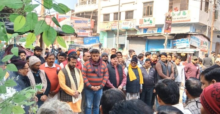 दो दोस्तों की दुःखद मौत से गमगीन हुए बेल्थरारोडवासी