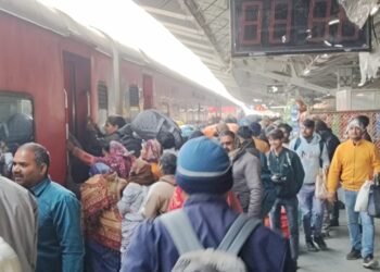 श्रद्धालुओं की उमड़ी भीड़, बेल्थरा रोड