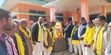 विधायक जी से कार्यकर्ताओं ने मुंह मोड़ा, प्रतिद्वंदी को बनाया मुख्य अतिथि