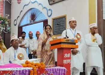 आर्थिक रूप से कमजोर लोगों के सहयोग के लिए आगे आया साहू समाज