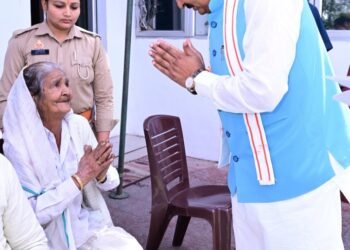 भूमि पर अवैध कब्जा के मामलों को गंभीरता से लें अधिकारी: मौर्य