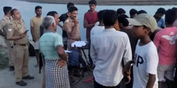 गंगा में डूबे तीनों छात्रों के शव मिले, गांव में मचा कोहराम