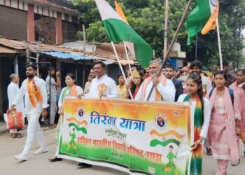बेल्थरा रोड में तिरंगा यात्राओं का उत्साह चरम पर