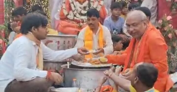 बेल्थरा रोड में श्रद्धा व उल्लास के साथ निकला महावीरी झंडा जुलूस