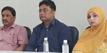 आजमगढ़: डॉक्टर दंपति के निर्माण कार्य पर दबंगई