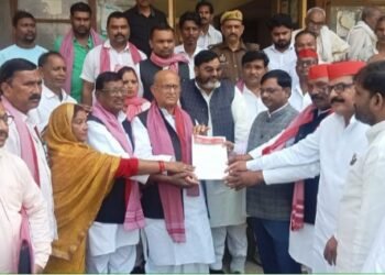 बेमौसम बारिश से फ़सल बर्बाद, मुआवजा की मांग