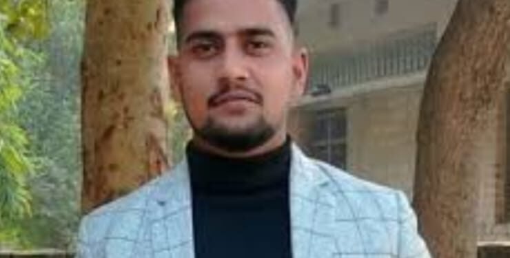 बुझ गया चिराग, पेड़ पर लटका मिला विक्की पटेल का शव