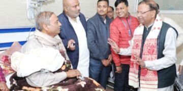 जिलाध्यक्ष भुल्लन वर्मा का हाल जानने केजीएमयू पहुँचे पंकज चौधरी