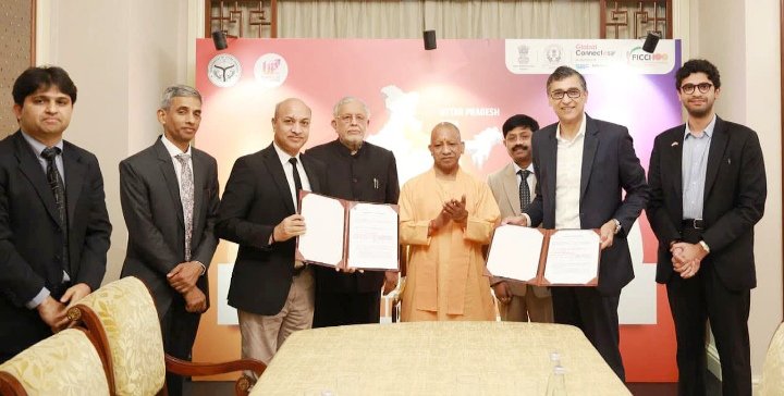 सिंगापुर में सीएम योगी