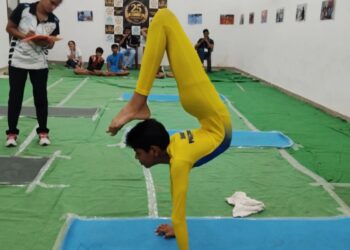 योगासन की कठिन मुद्राओं ने बांधा समां, प्रतिभागियों के संतुलन और लय ने जीता दिल