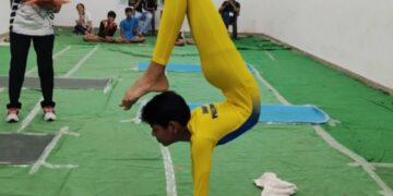 योगासन की कठिन मुद्राओं ने बांधा समां, प्रतिभागियों के संतुलन और लय ने जीता दिल